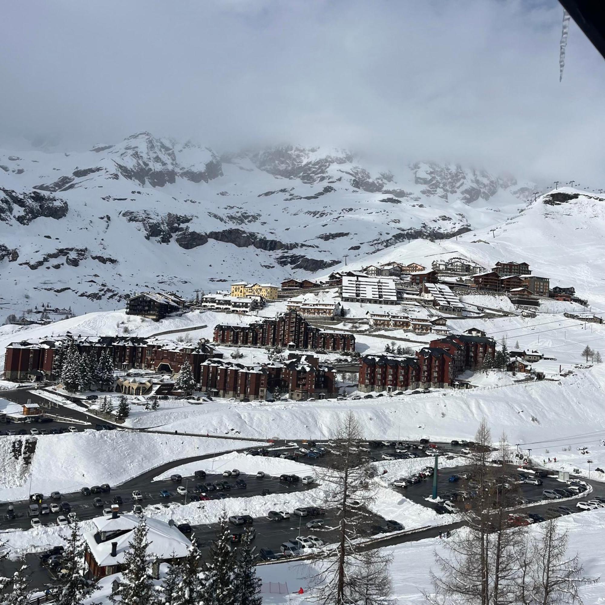 Appartamento Cervinia Fronte Funivie 브루일서비니아 외부 사진